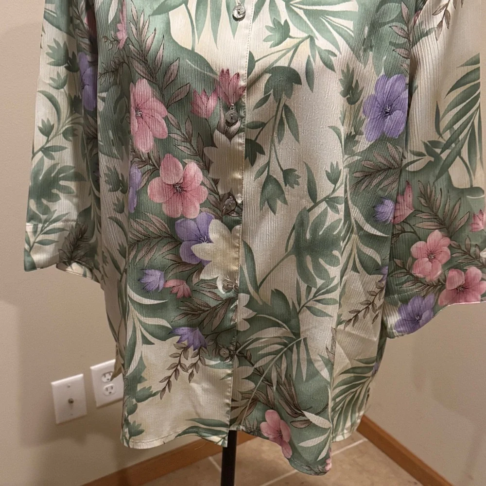 Allison Daley Green and Pink Floral Button Down Shirt - Picture 4 of 5